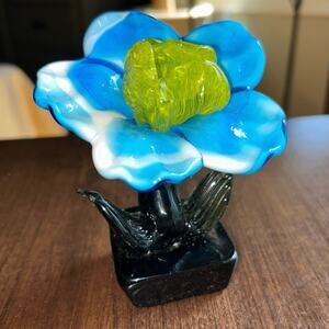 4.5” Handcrafted Hand Blown Glass Flower With Blue Flower